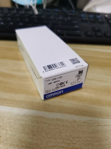 1PC Omron D4N-1132 limit switch D4N1132 New - Picture 2 of 3