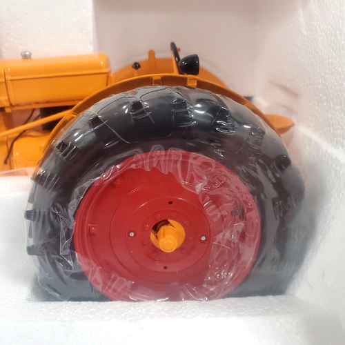 Minneapolis Moline "U" Gas Tractor SpecCast Classic Series 1/16 SCT219 New - Picture 3 of 14