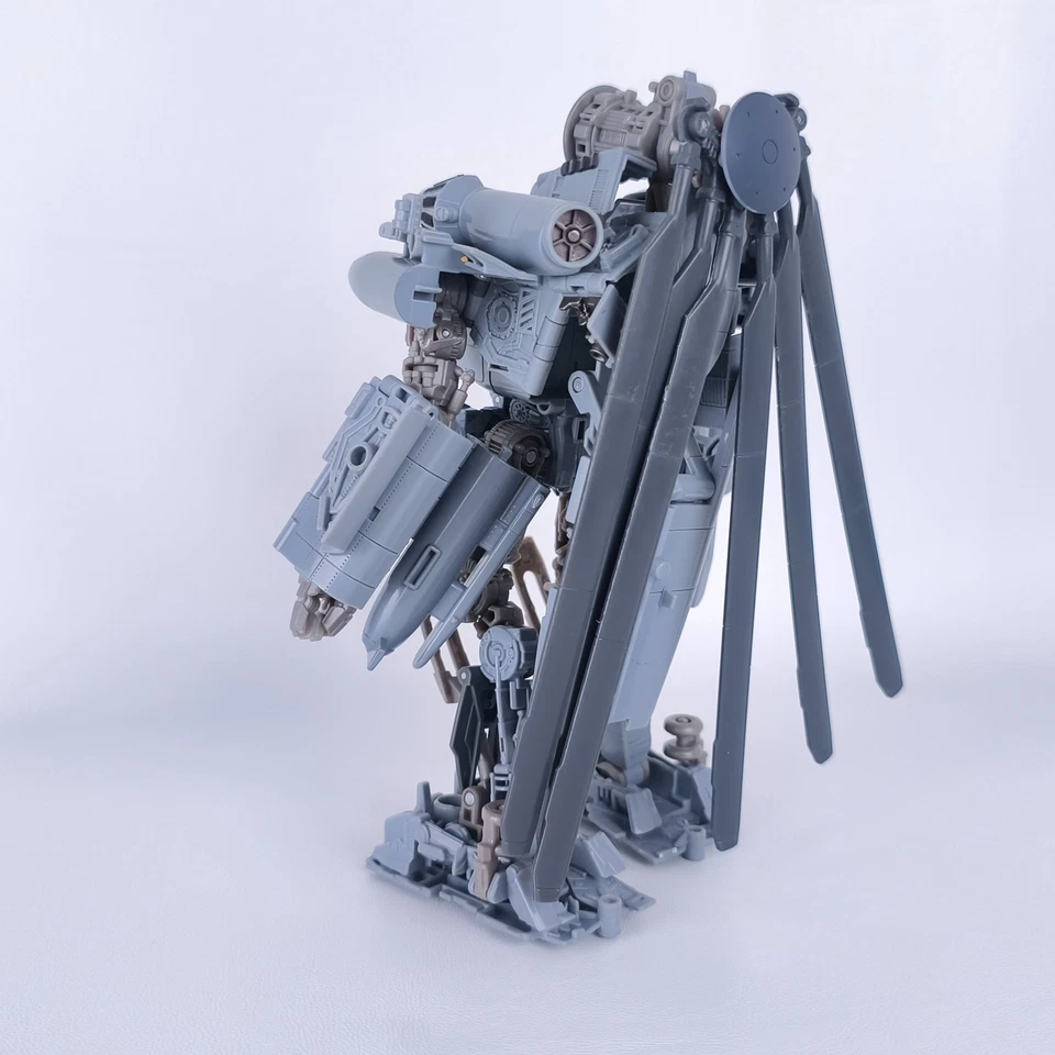 Transformers Decepticon Blackout Complete SS-08 Studio Series Leader Class - Image 4 of 4