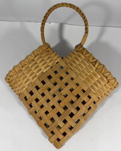 Vintage Heart Shaped Woven Wall Basket Handmade Decorative Rustic Hanging Basket