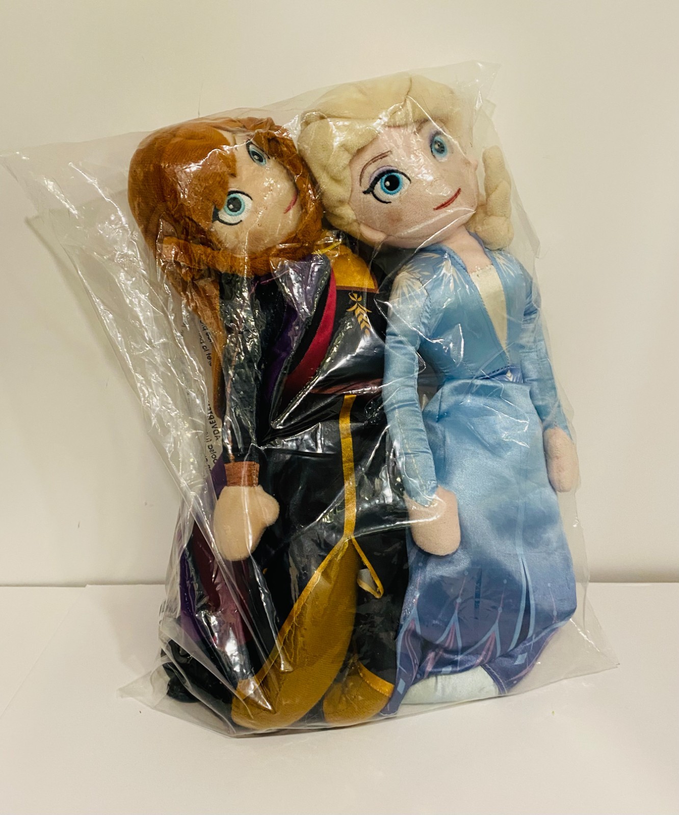 Queen Elsa And Princess Anna Plush  Signature Outfits