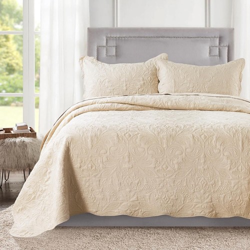 All-Season 3-Piece Oversized Microfiber Quilt Set - Rustic Khaki Paisley Design - Picture 3 of 10