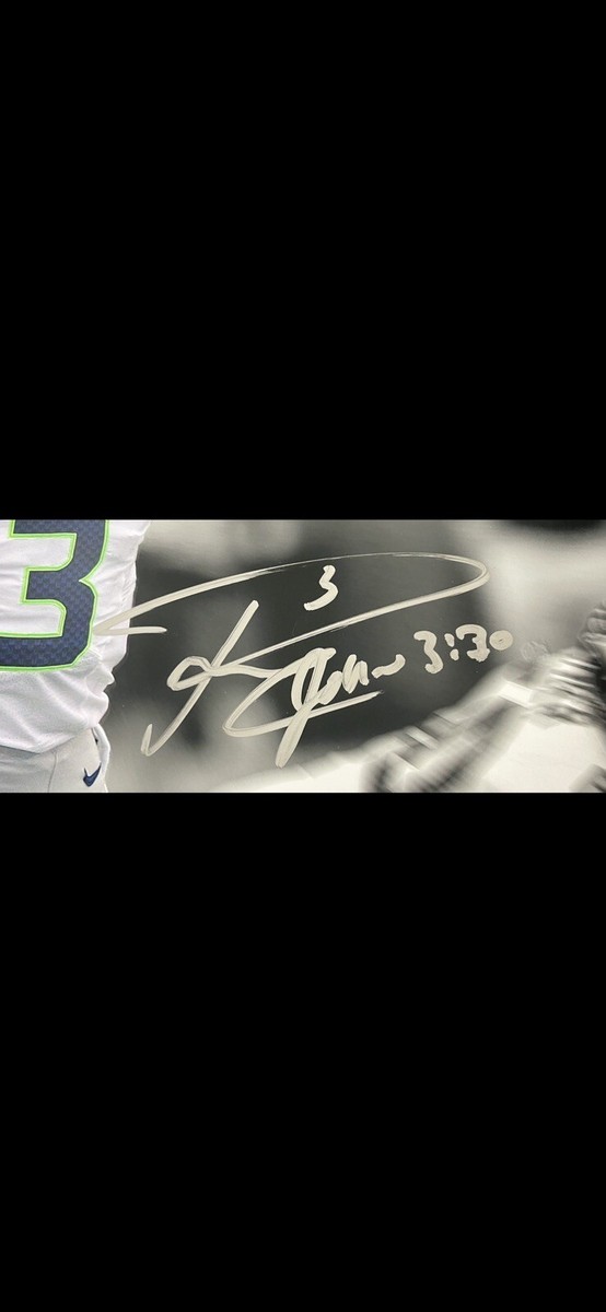 Russell Wilson Autographed/ Inscribed “John 3:30” 11x14 Photo JSA