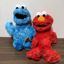 Sesame Street Hasbro 2016 Tickle Me Elmo And 2017 Cookie Monster Talking Plush