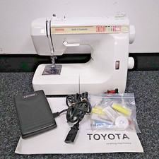 Toyota Quilt + Couturier No. D127994 Portable Sewing Machine - Tested/Working