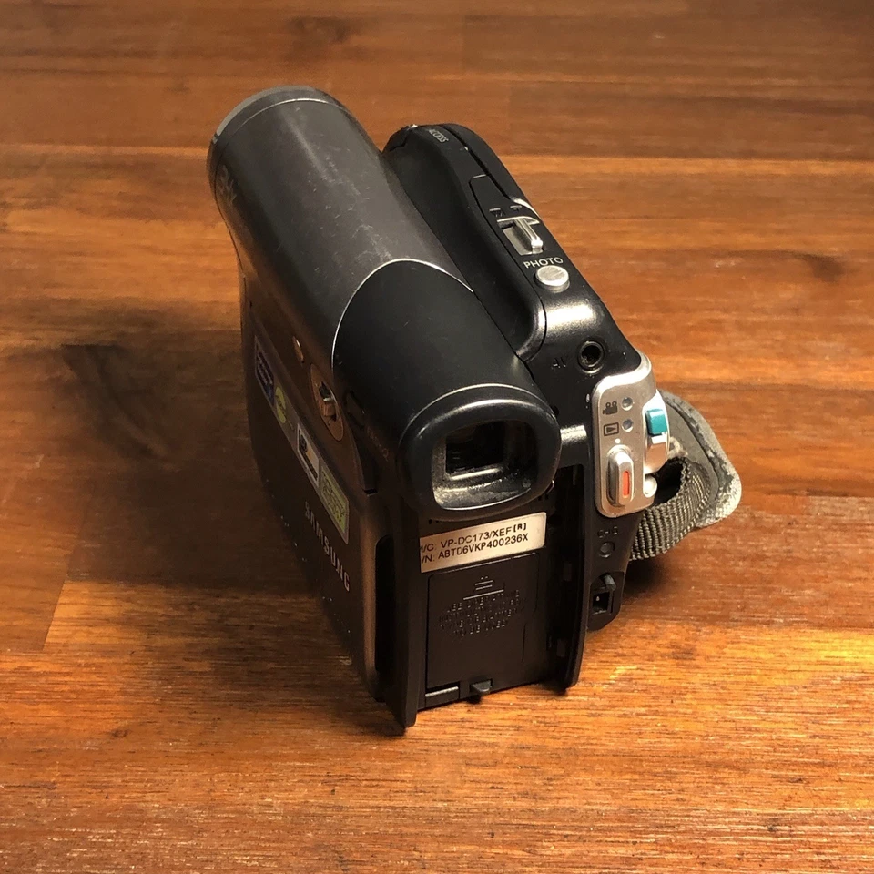 Samsung VP-DC173 Compact Mini DVD Camcorder Silver - Read Description - Photo 3/4
