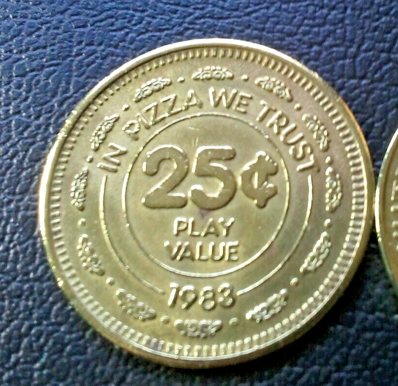 1983 CHUCK E CHEESE Game Token with 9 extra Original Vintage Pizza