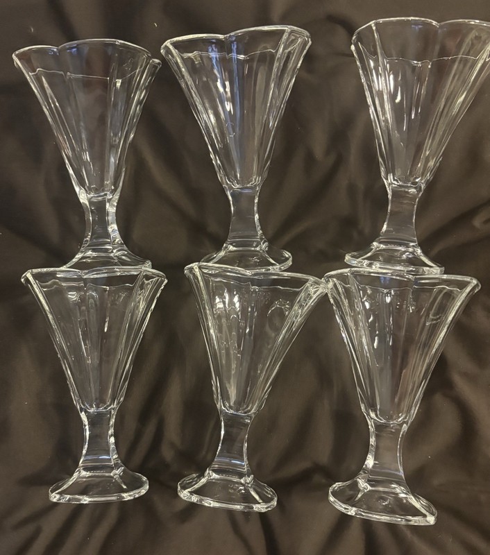 Vtg Luminarc Scalloped Clear Footed Dessert Glasses  France Set Of 6