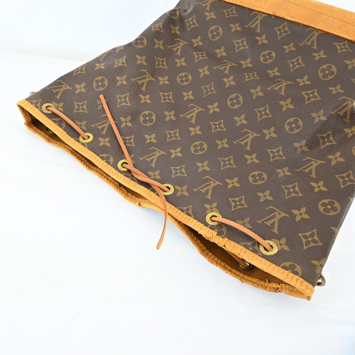 Authentic Louis Vuitton Monogram Noe Shoulder Bag M42224 LV