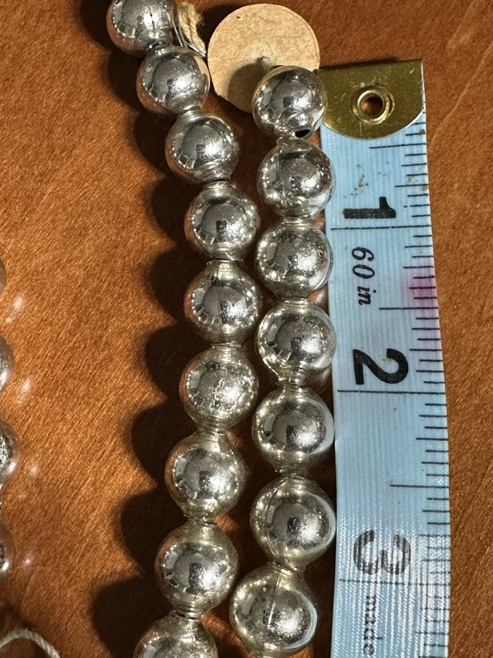 "Guirnalda de Navidad más grande de vidrio mercurio plateado vintage con una sola cuenta 90"" algunas rotas" Foto 2 de 4