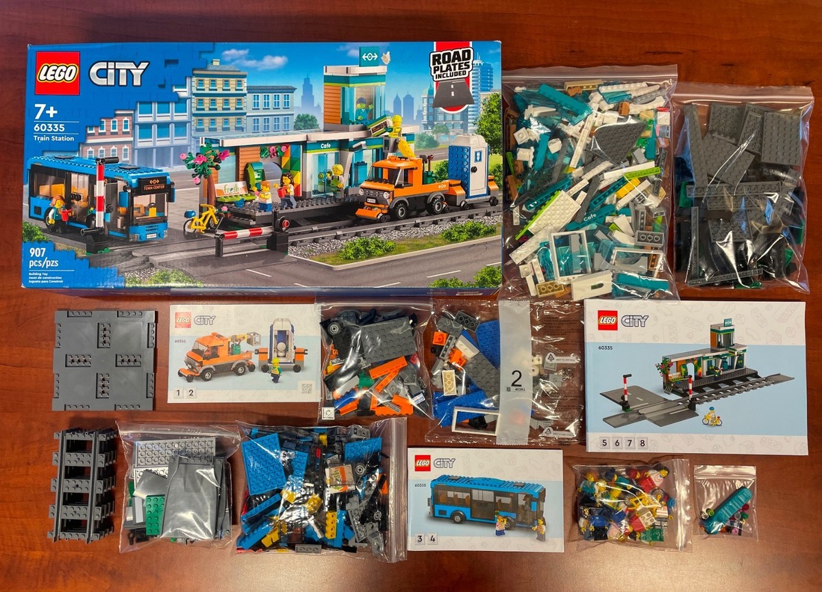 Lego 60335 - Train Station - RC - Complete w/Box and Inst + 8 Lego 60335 - Train Station - RC - Complete w/Box and Inst + 8