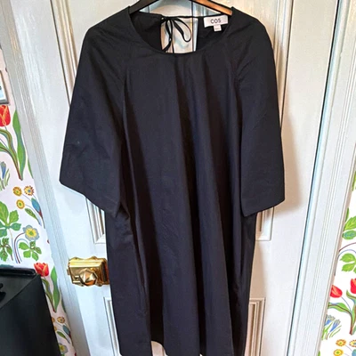 Vestido recto de algodón negro manga corta COS EU 44 - Imagen 1 de 4