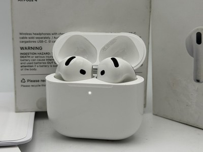 AirPodsホワイト　Apple USB-C Apple AirPods with USB-C Charging Case 4th Generation White