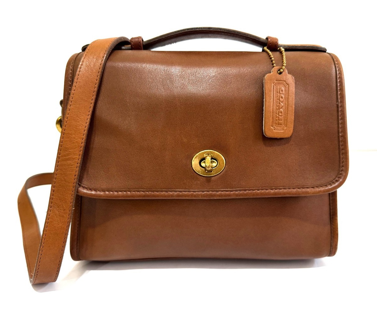 NICE Coach 80's Vtg British Tan Leather Court Small Crossbody Bag