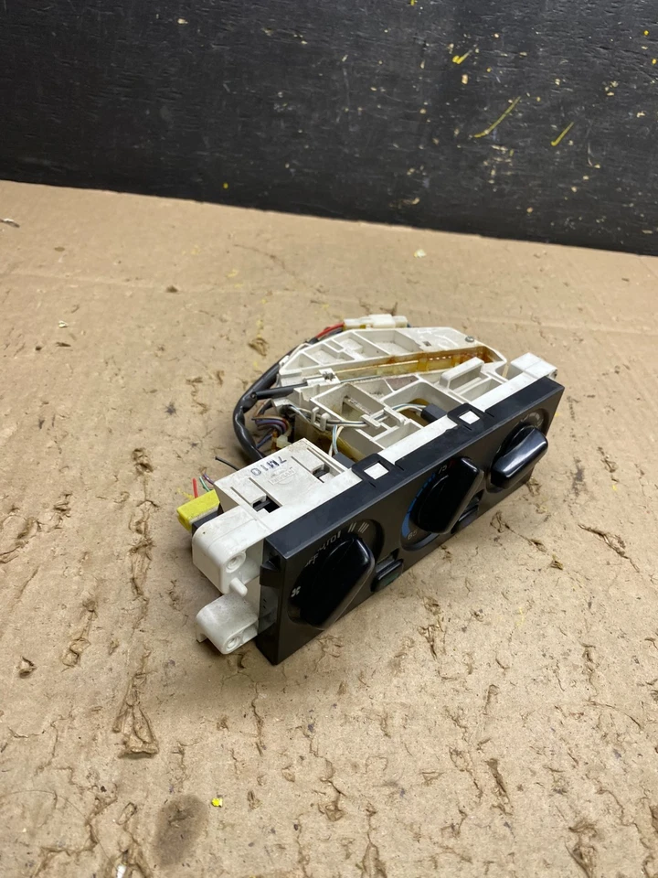 1996-2000 Nissan Pathfinder AC Heater Temperature Dash Climate Control u5460 DG - Image 2 of 4