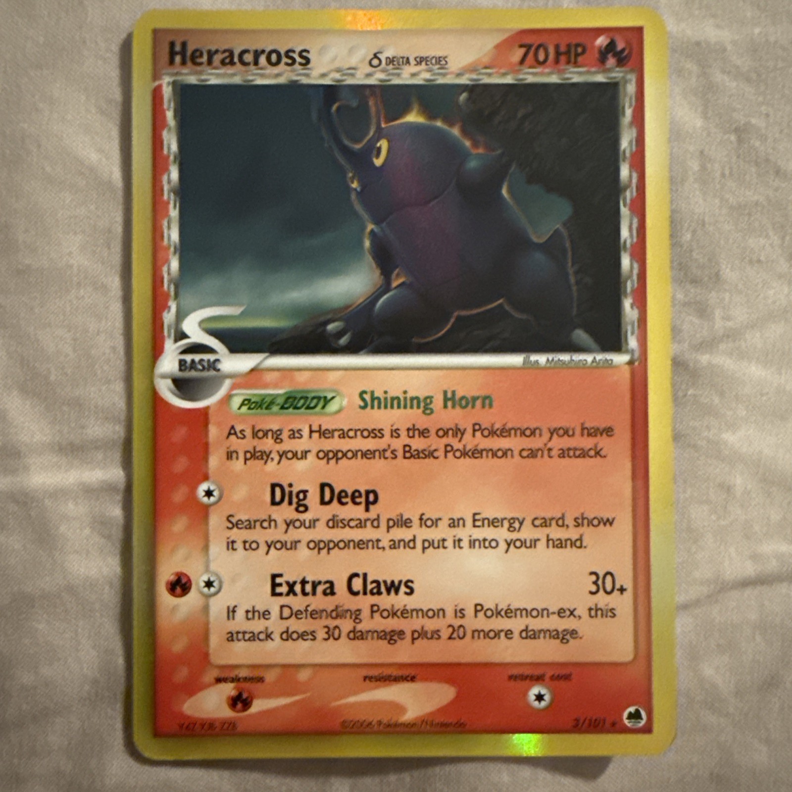 Heracross (Delta Species) 3/101 Dragon Frontiers Holo