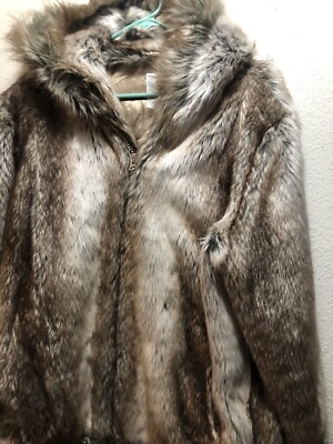 AMERI  UND ELEGANT FUR COAT