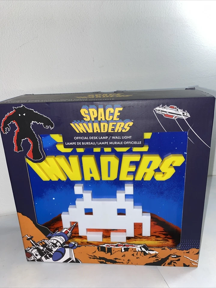 NUMSKULL space invaders Schreibtischlampe