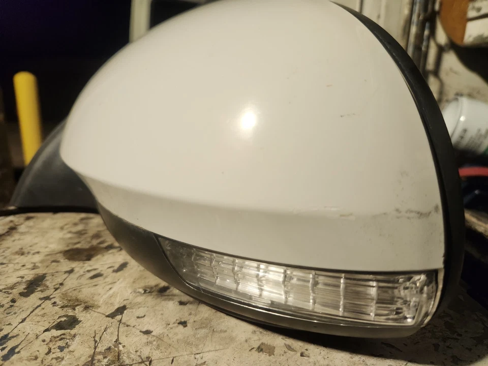 2013 Volkswagen Tiguan Left Door Mirrior Oem - Image 4 of 4