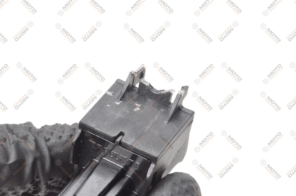 Pannello Di Controllo Per Alzavetro Aston Martin Vantage 4.7 - Immagine 3 di 4