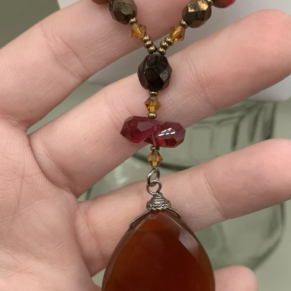 Collar llamativo ámbar rojo cuentas facetado acrílico lágrima colgante boho otoño Foto 4 de 4