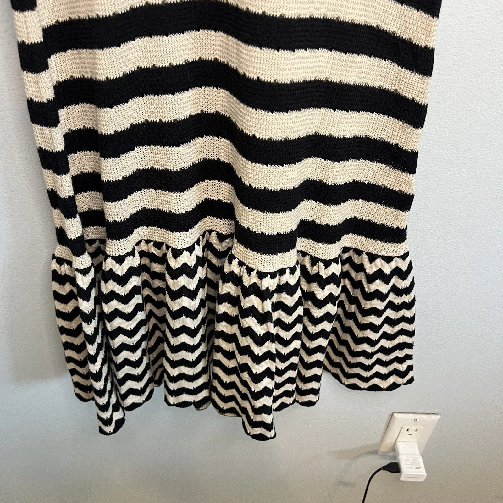 Abito Frankie Kate Spade senza maniche in maglia chevron taglia M nero marrone elasticizzato portachiavi