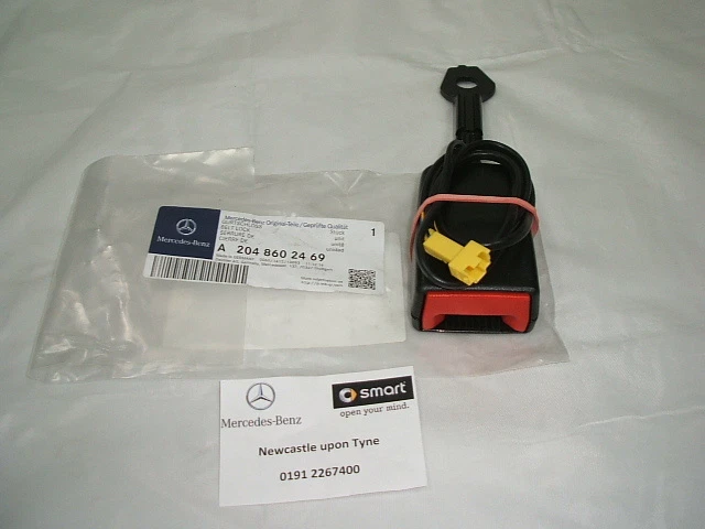 W204 seat belt buckle deals
