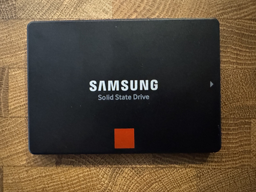 Samsung 860 Pro 256GB SSD MZ7KH256
