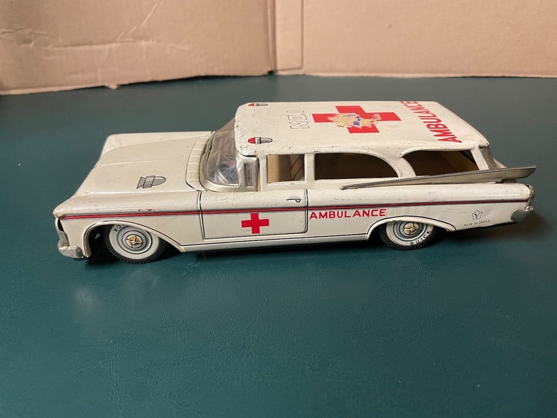 Vintage 8-3/4" Yonezawa Japanese Tin Buick Ambulance Station Wagon complete