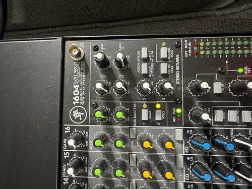 Mackie 1604 VLZ-4 16-Channel 4-Bus Mic/Line Mixer w/ ONYX Preamplifiers - Picture 3 of 8