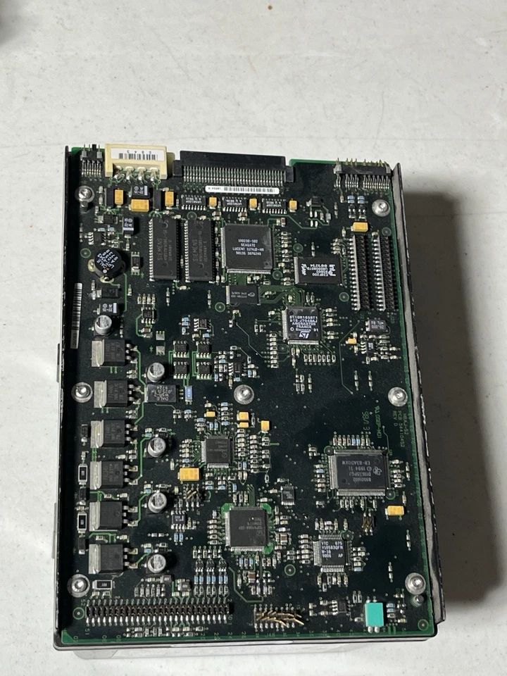 47GB Elite 47 GB Seagate ST446452W 68 pin 5.25" FH Internal SCSI HARD DISK DRIVE - Image 4 of 4