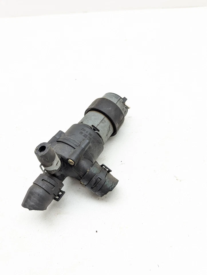 01-09 Bomba de agua auxiliar Mercedes W209 W203 C230 C320 CLK320 2038350164 Foto 3 de 4