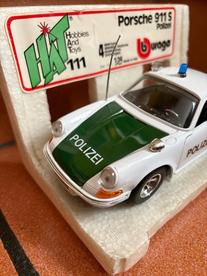 Bburago HAT Porsche 911 S Polizei con basetta originale scala 1/24 - Immagine 2 di 4