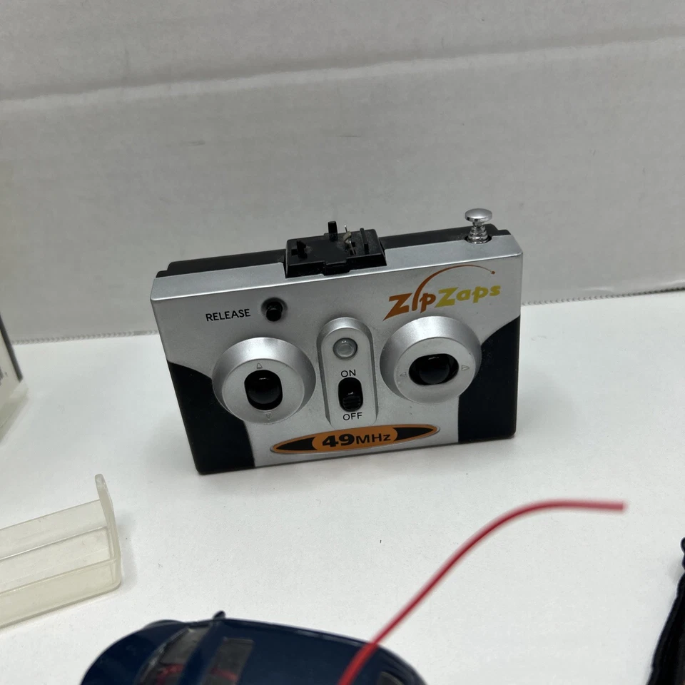 Zip Zaps Micro RC Chrysler PT Cruiser 1:64 Scale Radio Shack - Image 3 of 4