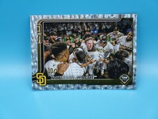 2025 Topps Series 1 San Diego Padres Silver Foilboard Super Box Exclusive #39