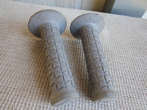 AME EMPUÑADURAS DE MANILLAR BMX GRIS CW NOS FUENTE BURBUJA - Imagen 3 de 3