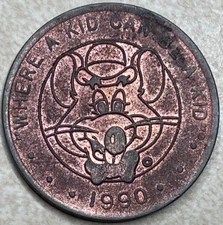 1990 Chuck E Cheese Pink Show Biz Pizza Kid can be a kid Arcade Slot Token T5757