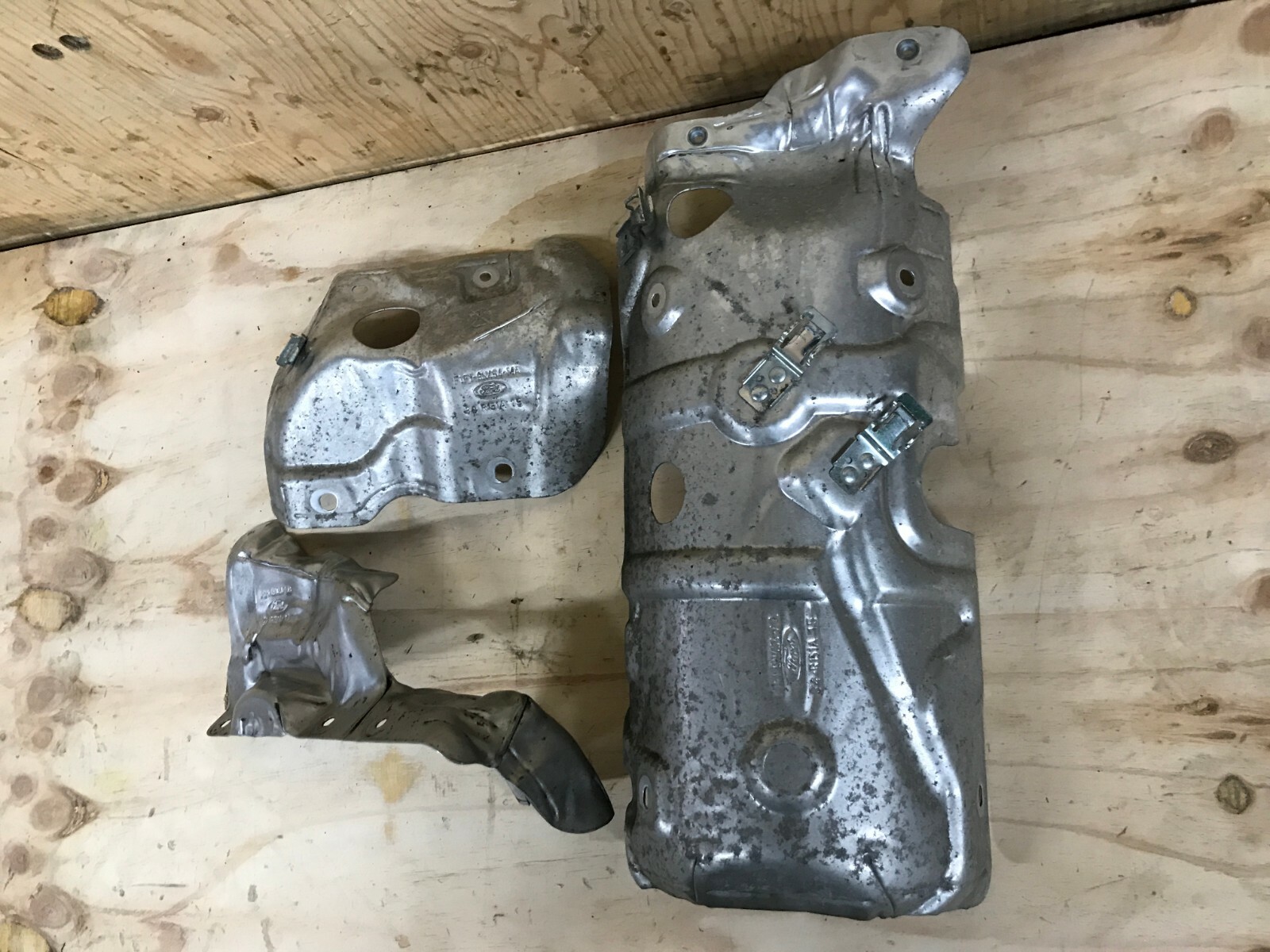 FOCUS FIESTA C MAX 1.5 DIESEL HEAT SHIELD MANIFOLD EXHAUST F1F19N454