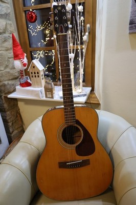 Seltene Yamaha FG-200 Nippon Gakki Akustik Gitarre mit Tan-Label.