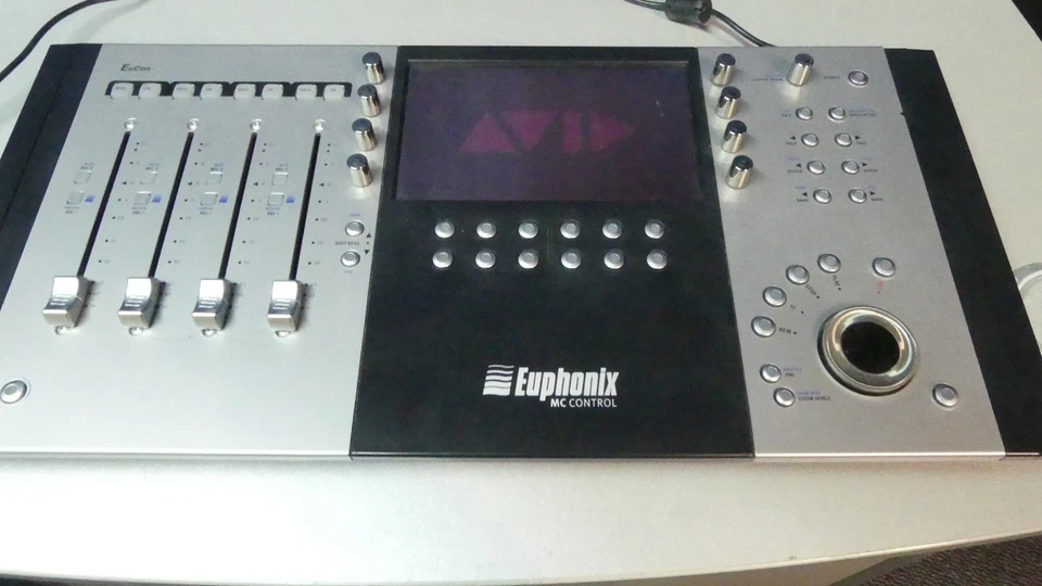 Avid Euphonix MC Control DAW Controller AVID Logic Ableton Cubase