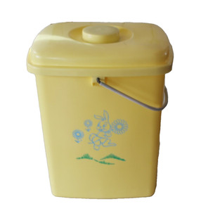 Vintage Yellow Plastic Rabbit Diaper Mop Bucket Pail W/ Lid and Handle Rare