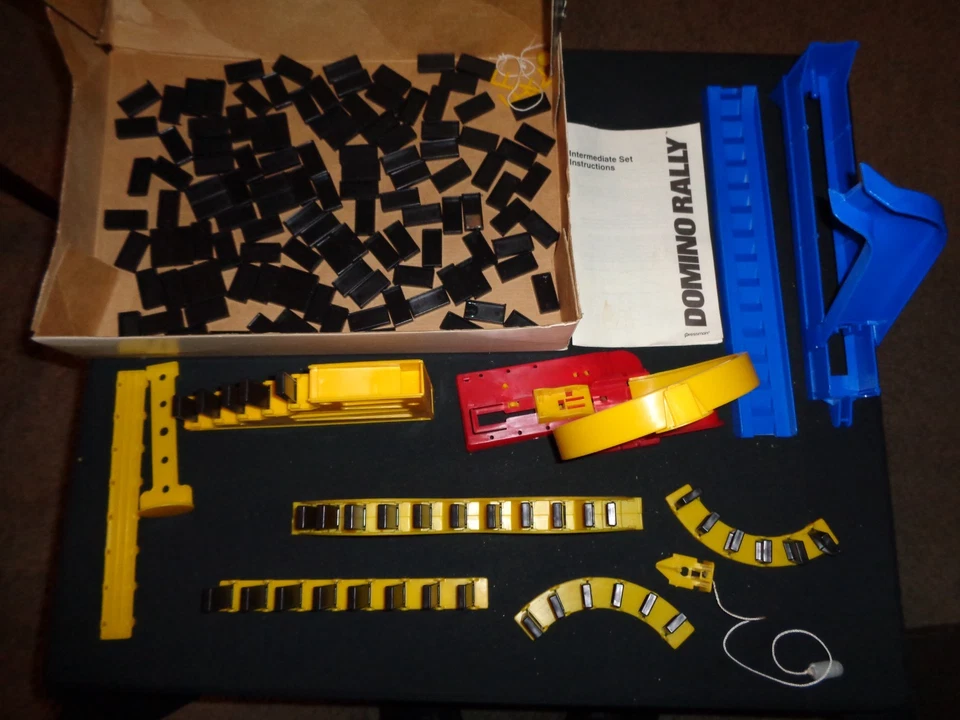 VINTAGE 1989 Domino Rally Intermediate Action Set Game Toy Pressman Complete  - Image 2 of 4