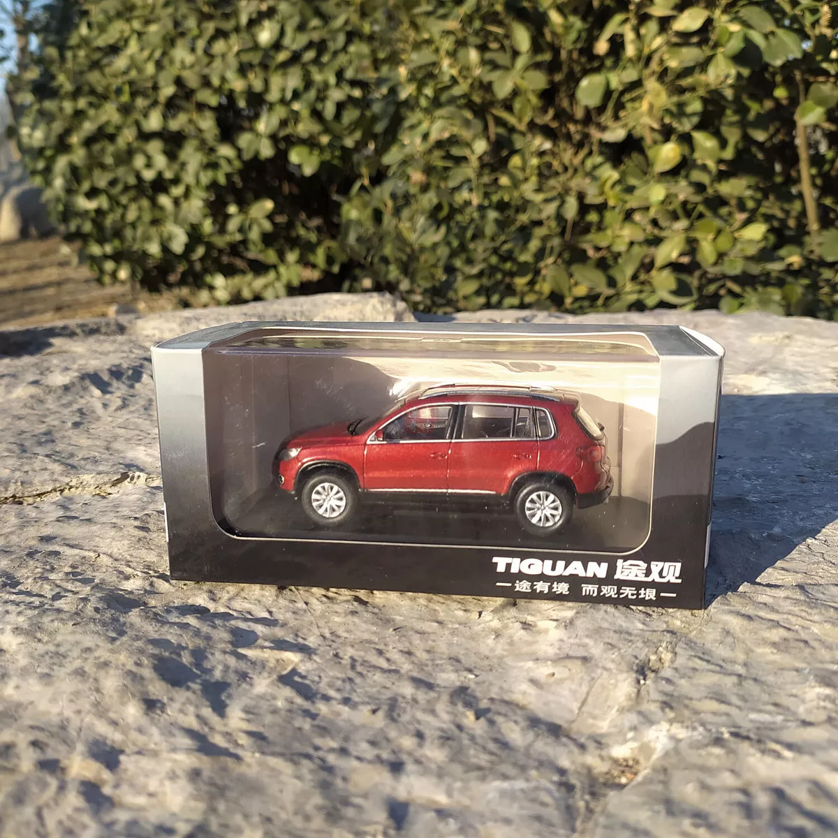 1 43 Volkswagen Tiguan Red diecast model Old Model paint isn t 100 perfect