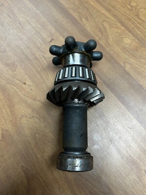 980755 OMC Ball Gear and Shaft Assembly Genuine OEM '73-'77 100