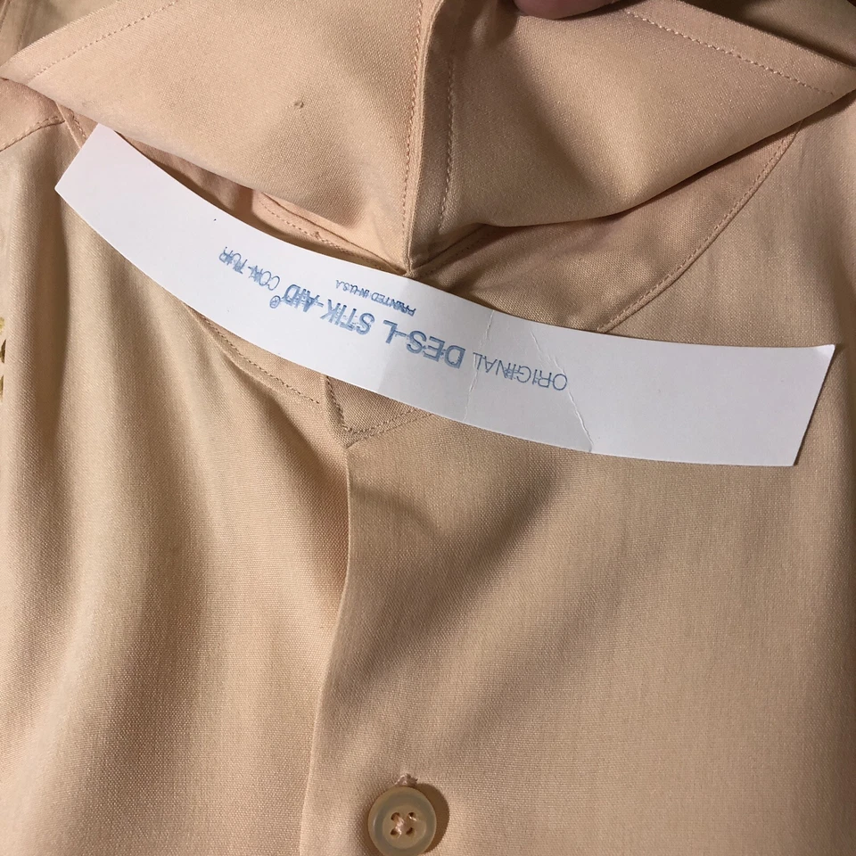 Camisa Tulliano Para Hombres 100% Seda Abotonada Mediana Manga Corta Bordada Melocotón Foto 3 de 4