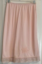 VINTAGE KAYSER PINK HALF SLIP EMBROIDERED SCALLOPED HEM WOMEN SZ S USA