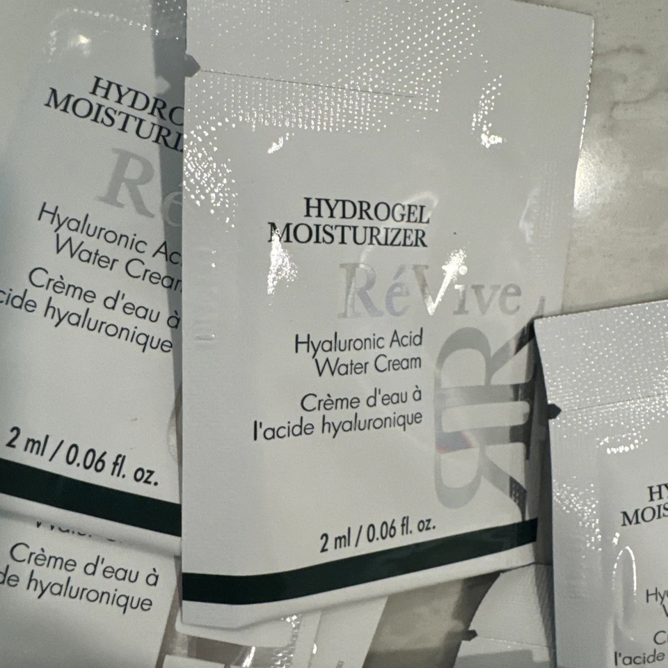 24 Crema de agua con ácido hialurónico ReVive HIDROGEL HIDRATANTE 2 ML CADA MUESTRA Foto 2 de 3