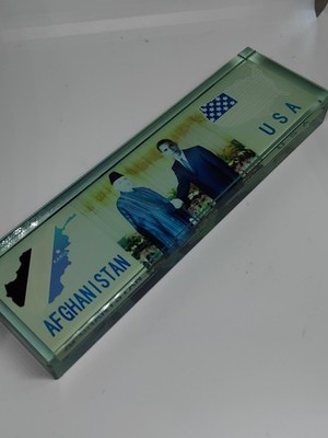 SELTENES Sammlerstück BARACK OBAMA GLAS TISCHSCHMUCK 