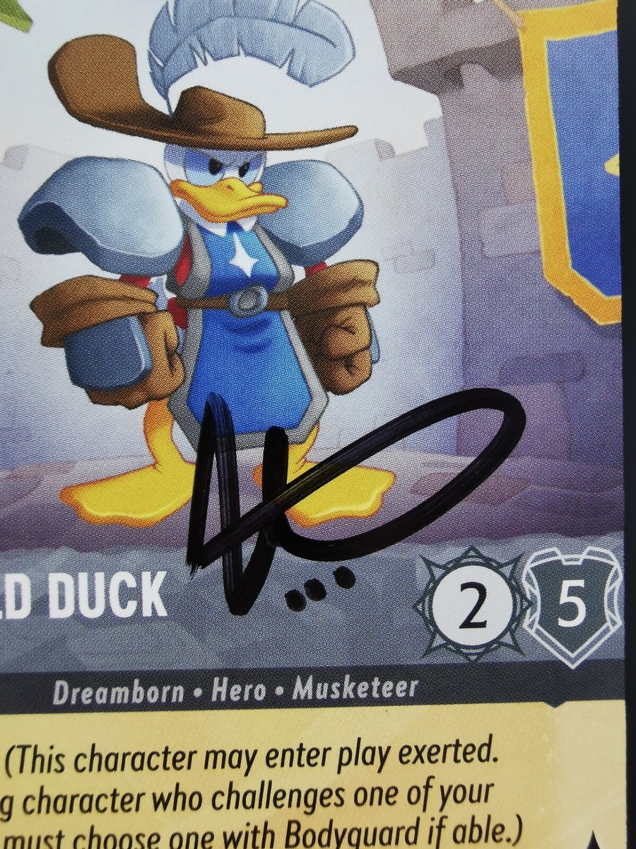 Disney Lorcana Donald Duck Musketeer SIGNED Spiel 2023 Promo Disney Lorcana Donald Duck Musketeer SIGNED Spiel 2023 Promo