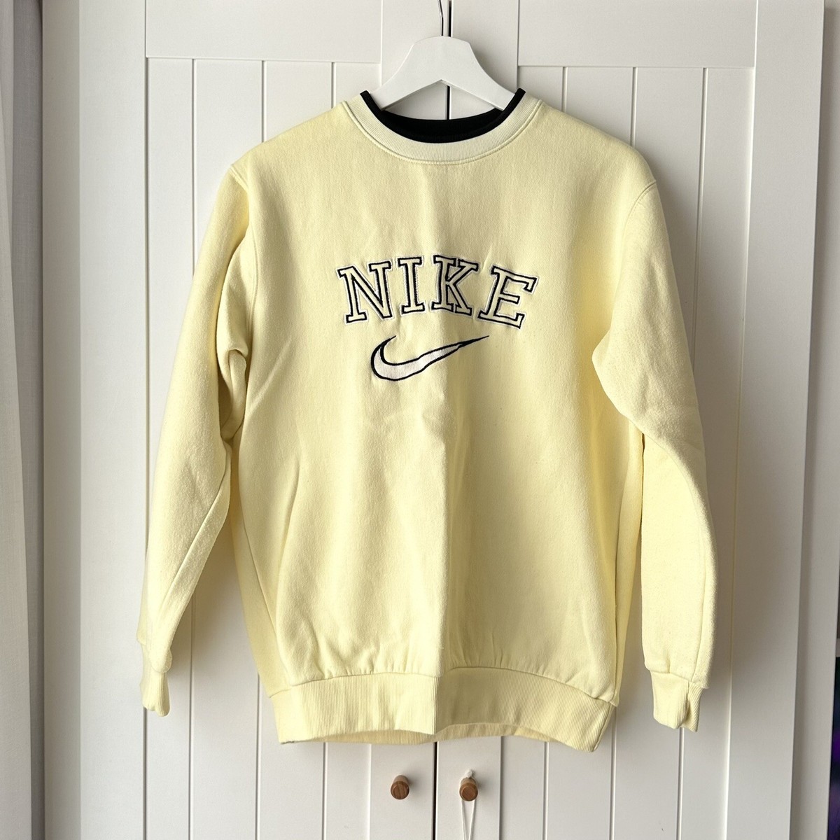 authentic vintage nike sweatshirt
